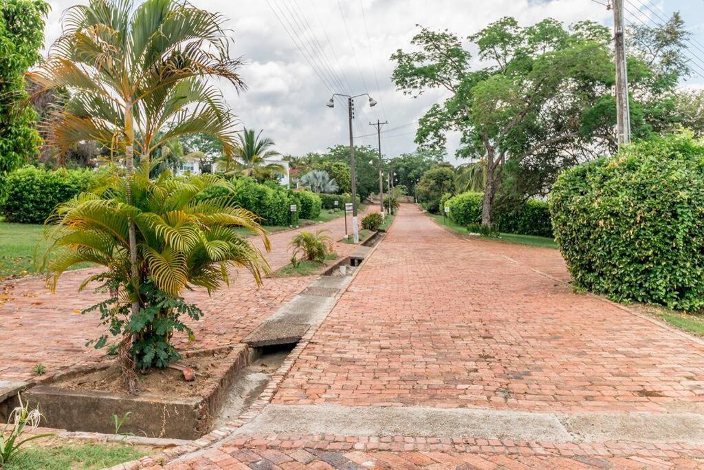 Villa Amazing House Private Swimming Pool & Air Conditioner Melgar