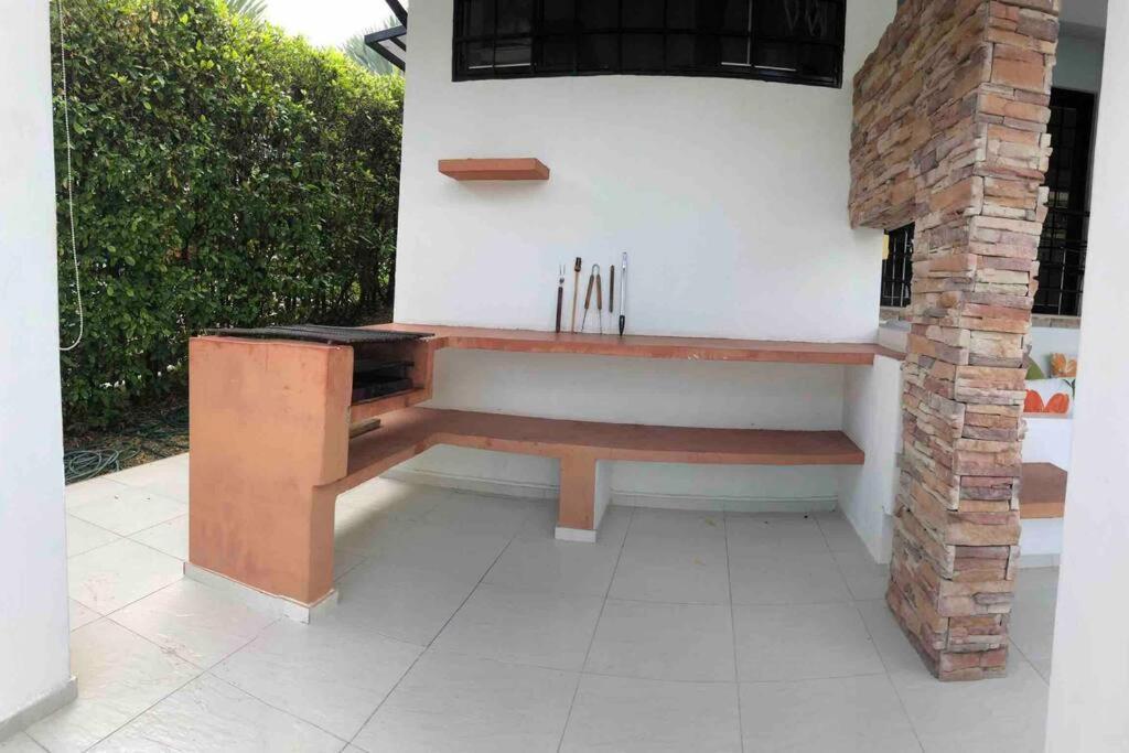 Amazing House Private Swimming Pool & Air Conditioner * Melgar