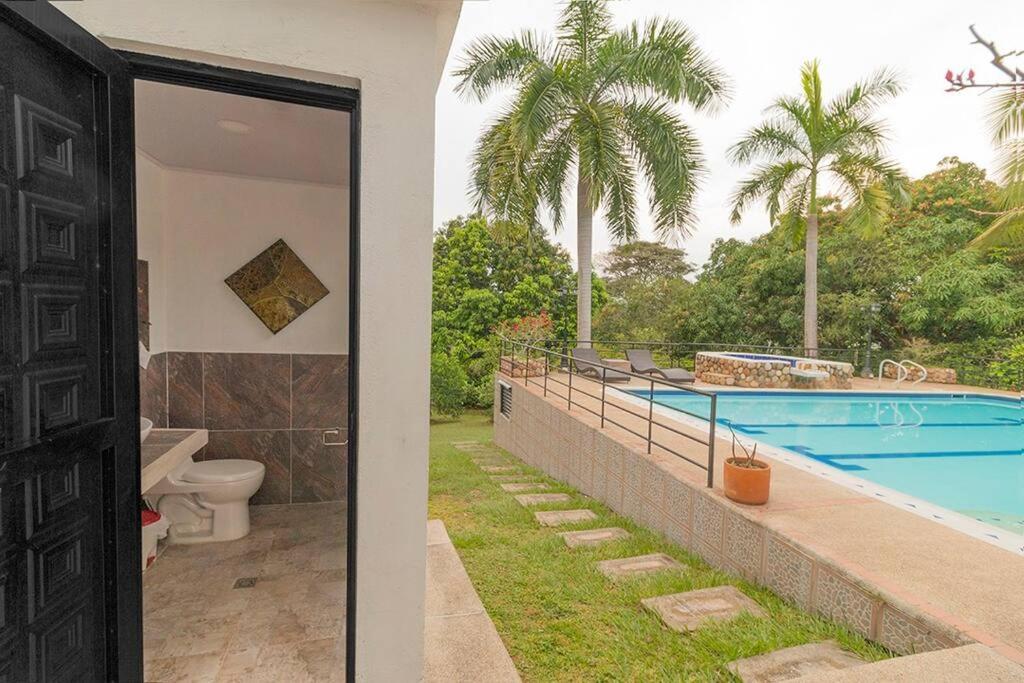 Amazing House Private Swimming Pool & Air Conditioner