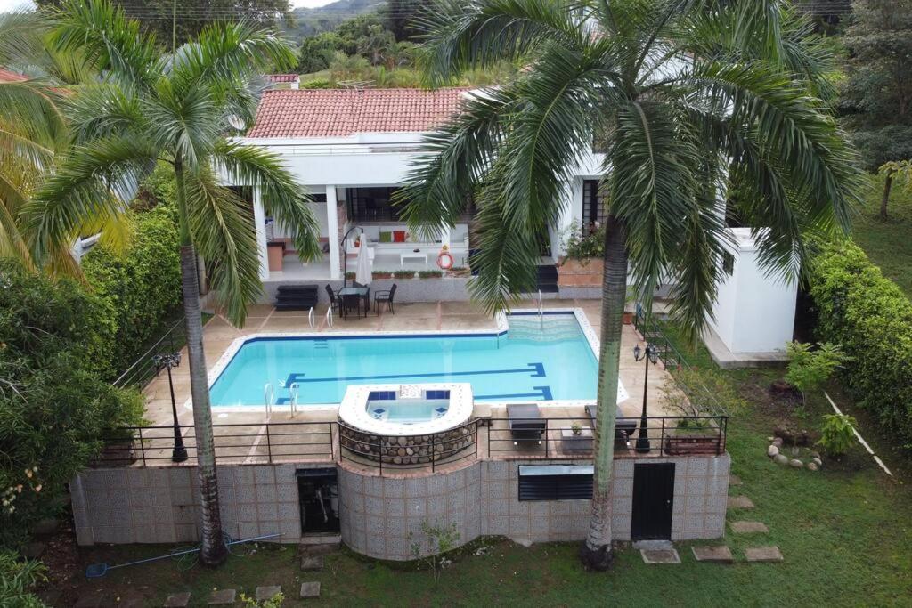 Villa Amazing House Private Swimming Pool & Air Conditioner Melgar