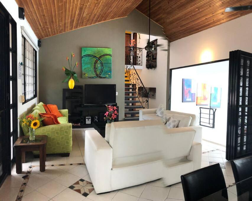 Villa Amazing House Private Swimming Pool & Air Conditioner