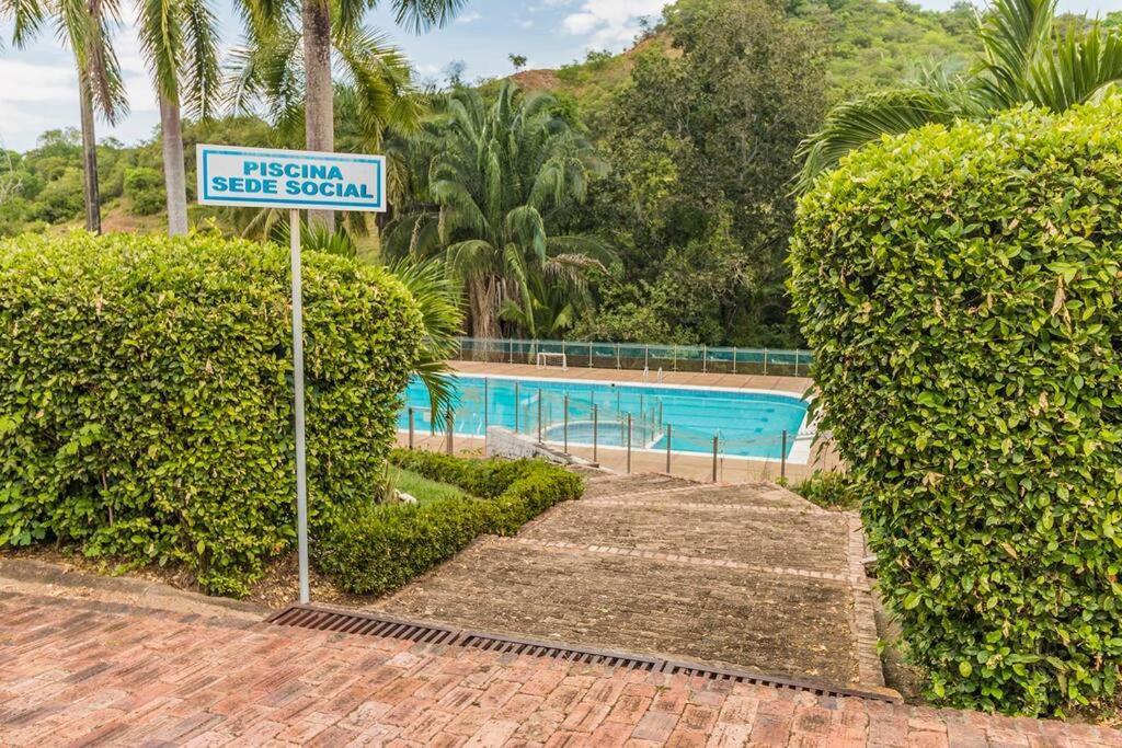 Amazing House Private Swimming Pool & Air Conditioner *