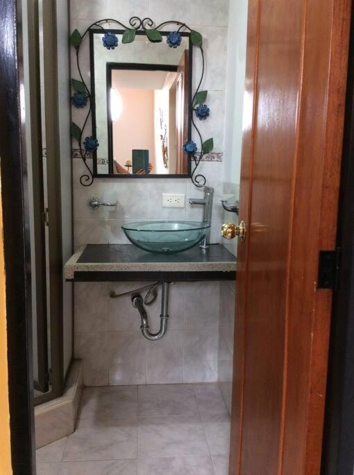 Amazing House Private Swimming Pool & Air Conditioner Melgar