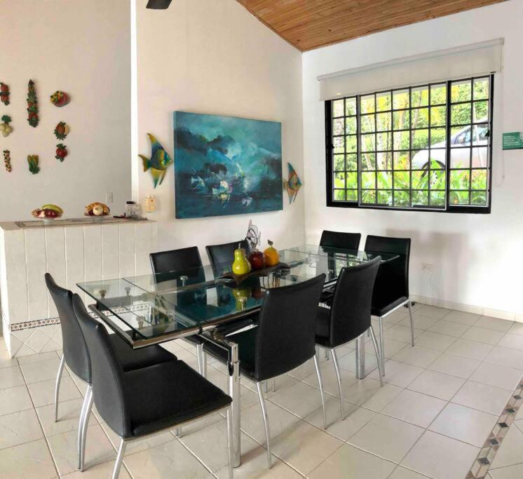Amazing House Private Swimming Pool & Air Conditioner * Melgar