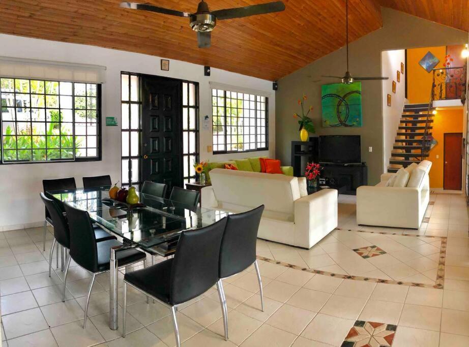 Amazing House Private Swimming Pool & Air Conditioner Melgar