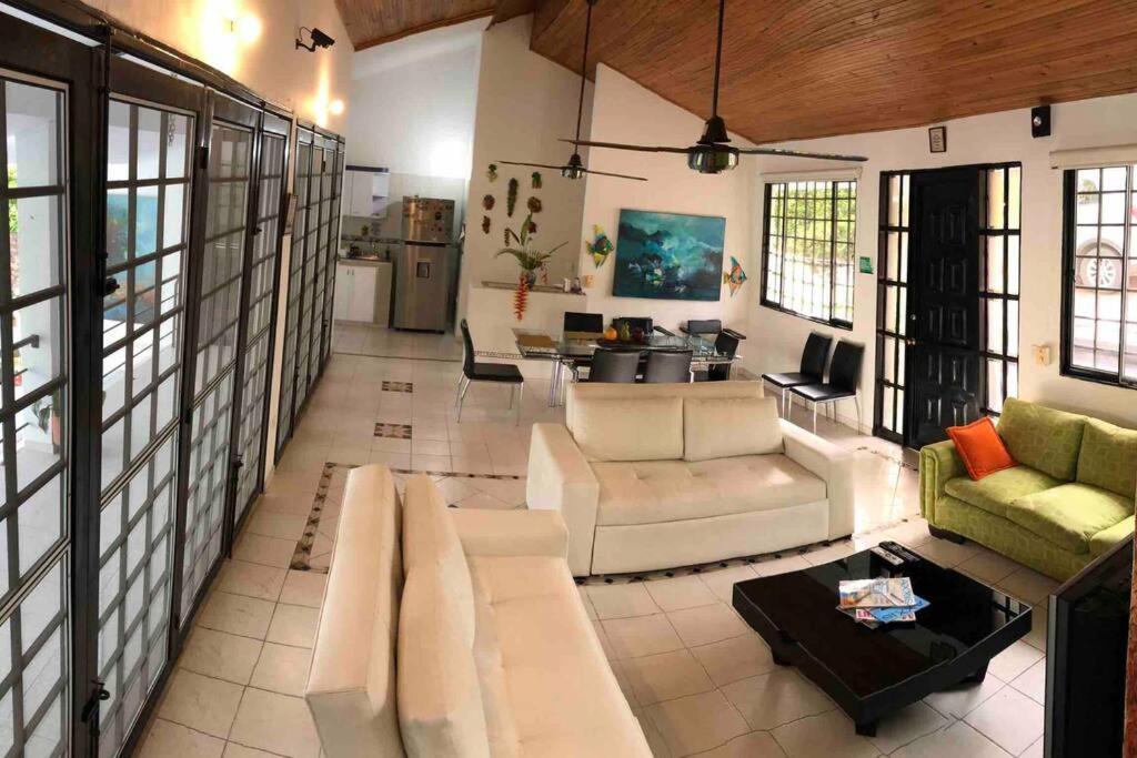 Amazing House Private Swimming Pool & Air Conditioner *