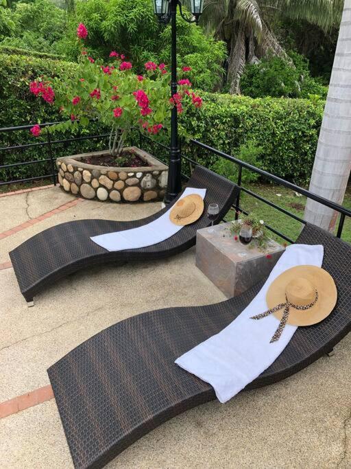 Amazing House Private Swimming Pool & Air Conditioner
